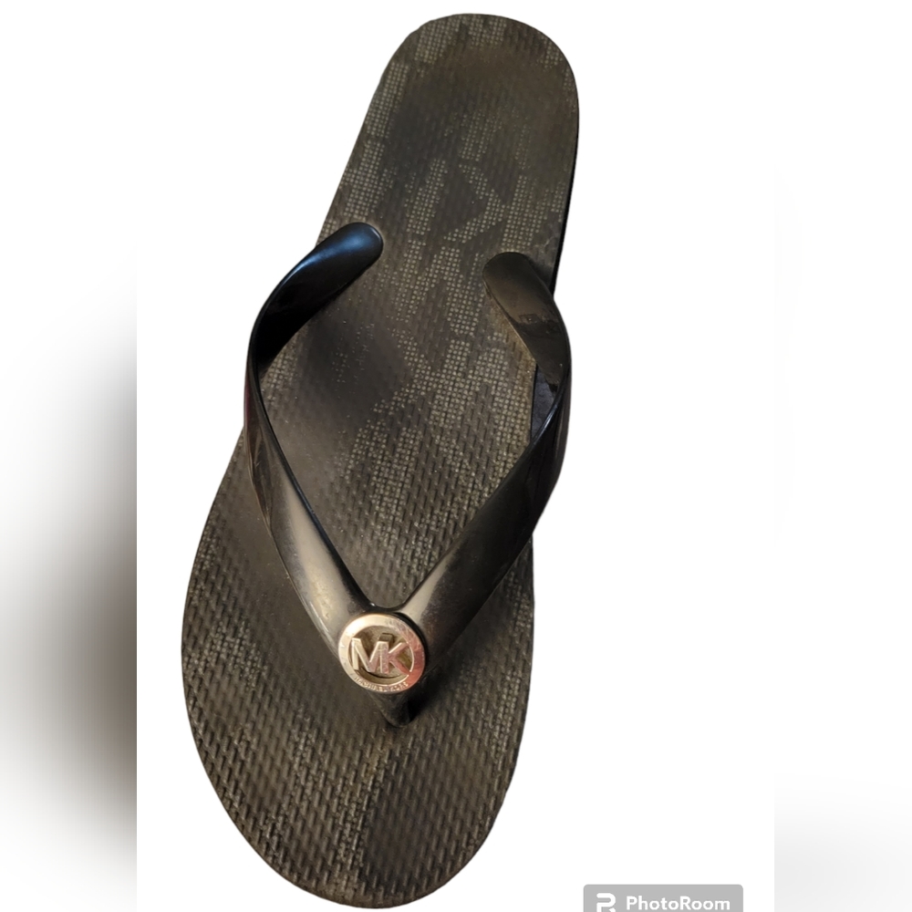 Nice Condt Michael Kors Sandal Flip Flop Thong, Black, Silver. Normal Wear